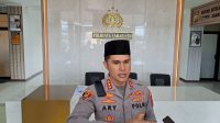 BEBERKAN: Kapolresta Samarinda Kombes Pol Ary Fadli menjelaskan terkait dugaan penipuan kasus tiket fiktif konser Sheila on 7 yang digelar di Stadion Utama Kaltim, Sabtu (27/7).