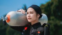 TUAI PUJIAN: Prilly Latuconsina berhasil mengantongi sertifikasi free diving dari segala upaya yang dilakukannya selama ini. (Instagram)
