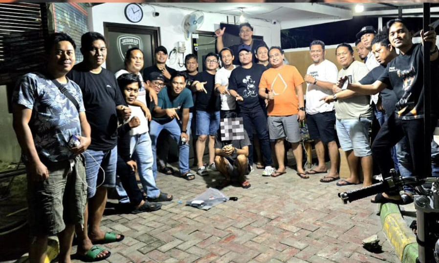 KURANG DARI 24 JAM: Pelaku pembunuhan terhadap perempuan yang jasadnya ditemukan di semak-semak terungkap, pelakunya adalah orang dekat korban dan dibekuk di Pelabuhan Semayang, Balikpapan, Minggu (4/8/2024). (Foto Istimewa)