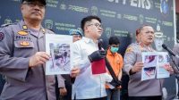 JELASKAN: Polres Kutai Kartanegara membeberkan kasus pembunuhan yang menyeret AA menjadi tersangka.