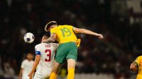 TAHAN IMBANG: Jay Idzes dan kawan-kawan berhasil menahan imbang dengan skor 0-0 terhadap Australia yang menduduki peringkat 24 dunia saat bersua di Stadion Utama Gelora Bung Karno (SUGBK), Selasa (10/9/2024). (Istimewa)