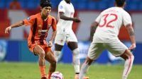 KERJA KERAS; Pemain Borneo FC memegang kendali permainan saat menjamu Malut United di Stadion Batakan, Balikpapan. (Borneo FC)