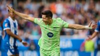 HATTRICK: Robert Lewandowski menjadi MVP di laga Barcelona melawan Deportivo Alaves. (Istimewa)