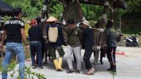 MAKSIMAL: Kegiatan gotong royong di Desa Loa Duri Ilir turut didukung anggaran BKKD. (Dok. Pemdes Loa Duri Ilir)
