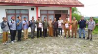 MUSYAWARAH: Kepala DPMD Kukar, Arianto menghadiri musyarawah tapal batas 3 desa di Kecamatan Marangkayu. (Linikaltim.id)