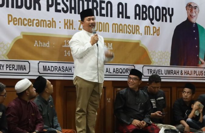 DISTRIBUSI: Sekda Kukar Sunggono melepas secara simbolis distribusi beras dari Pasukan Amal Sholeh (PASKAS) Kukar. (Ist)