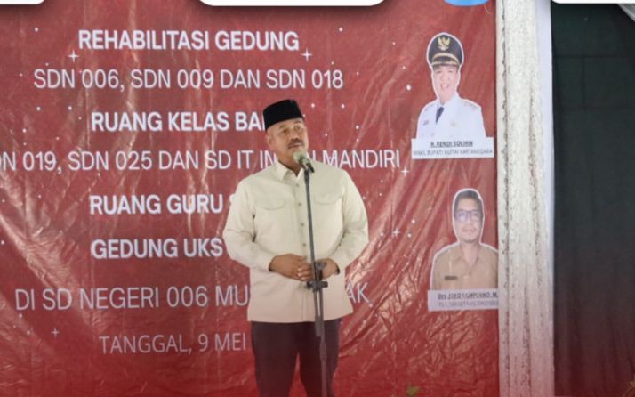 PERBAIKAN: Bupati Kutai Kartanegara Edi Damansyah meresmikan rehabilitasi gedung sekolah dasar di Kecamatan Muara Badak, Jumat (9/5/2025). (Ist)