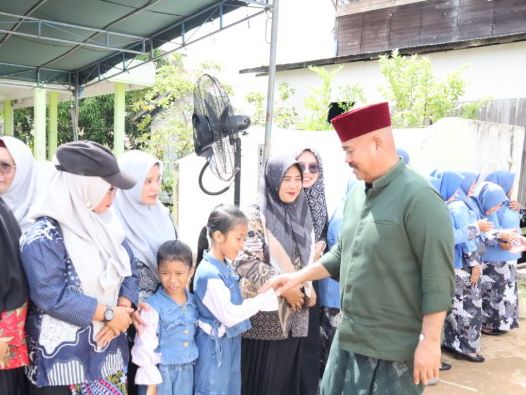 HARUS MAKSIMAL: Bupati Kutai Kartanegara, Edi Damansyah, meresmikan Posyandu Anggrek Kuning di Desa Sebulu Ulu, Kecamatan Sebulu. (Ist)