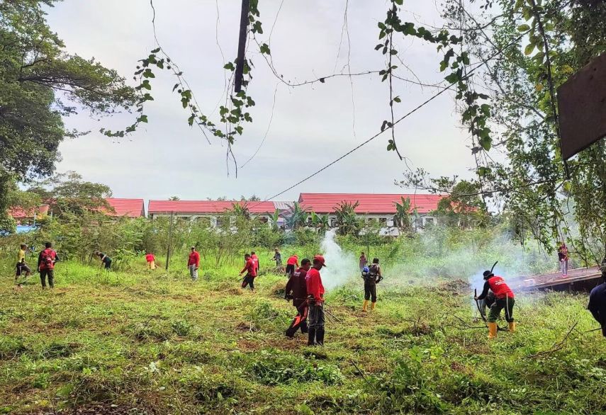 TERUS BERLANJUT: Gotong royong yang dilakukan masyarakat Desa Liang Ulu konsisten dilakukan demi menjaga lingkungan di Kukar. (Ist)